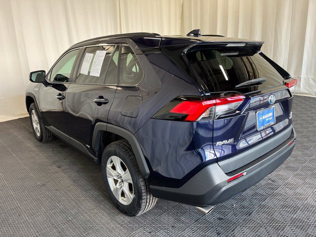 Used 2021 Toyota RAV4 XLE w/ XLE Grade Weather Package AWD/4WD image 29