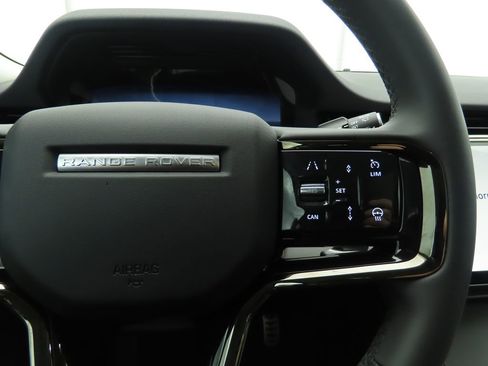 Used 2024 Land Rover Range Rover Evoque Dynamic SE image 12