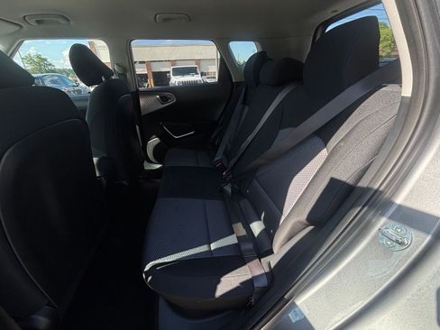 Used 2025 Kia Soul LX w/ LX Technology Package FWD image 23