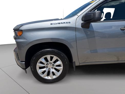 Used 2019 Chevrolet Silverado 1500 Custom w/ Custom Value Package RWD image 19