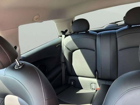 Used 2018 MINI Cooper 2-Door Hardtop FWD image 10
