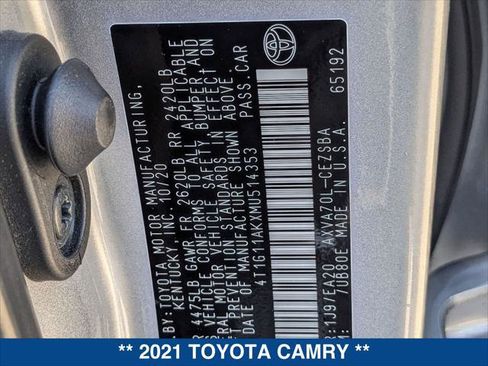 Used 2021 Toyota Camry SE w/ Carpet Mat Package (TMS) image 24