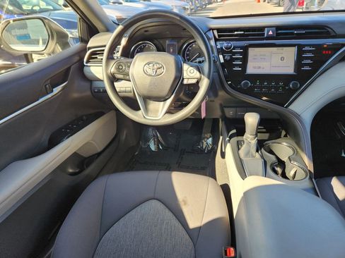 Used 2018 Toyota Camry LE image 13