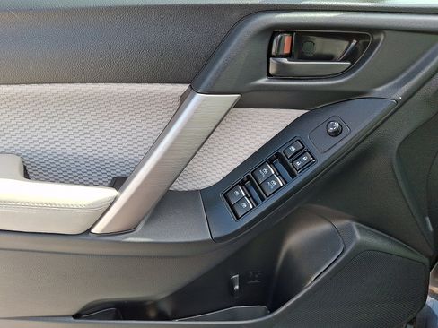 Used 2017 Subaru Forester 2.5i Premium w/ All-Weather Package image 12