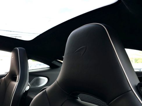 Used 2023 McLaren GT RWD image 17