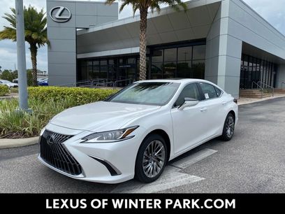 New 2025 Lexus ES 300h w/ Luxury Package