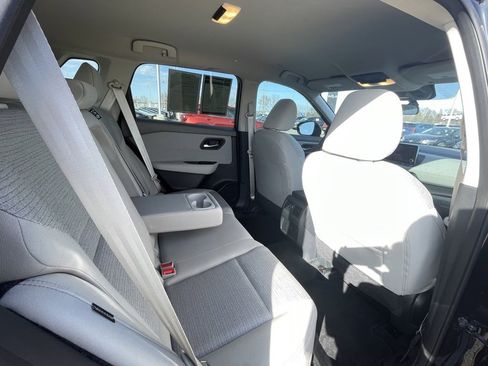 Used 2023 Nissan Rogue SV image 25