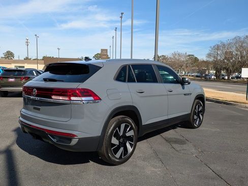 Used 2024 Volkswagen Atlas Cross Sport SE image 5
