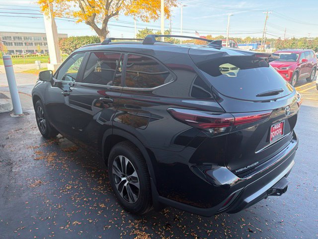 Used 2026 Toyota Highlander XLE AWD/4WD image 5