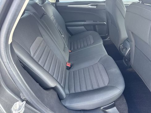 Used 2019 Ford Fusion SE image 15