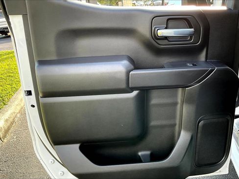 Used 2022 Chevrolet Silverado 1500 Custom image 12