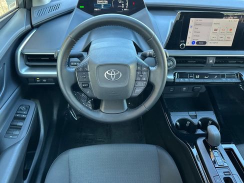 Used 2025 Toyota Prius LE image 15