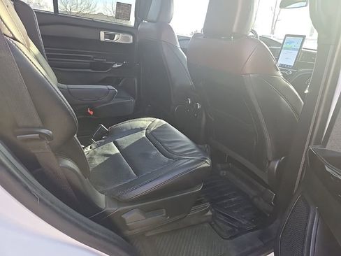 Used 2023 Ford Explorer Platinum w/ Technology Package image 28