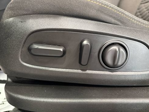 Used 2018 Chevrolet Equinox LT AWD/4WD image 25