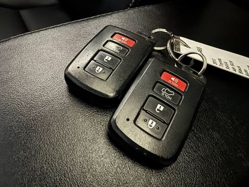 Used 2013 Toyota RAV4 Limited AWD/4WD image 15