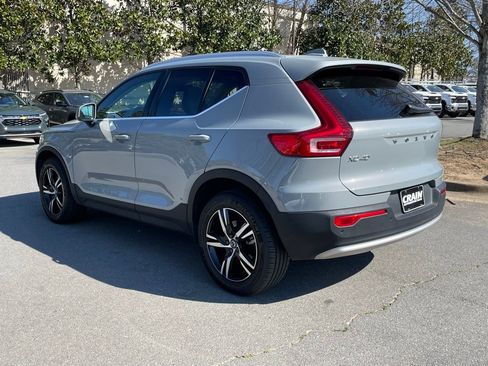 Used 2025 Volvo XC40 B5 Core image 5