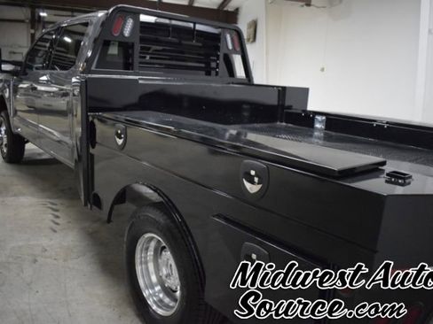 Used 2024 Ford F350 XLT image 2