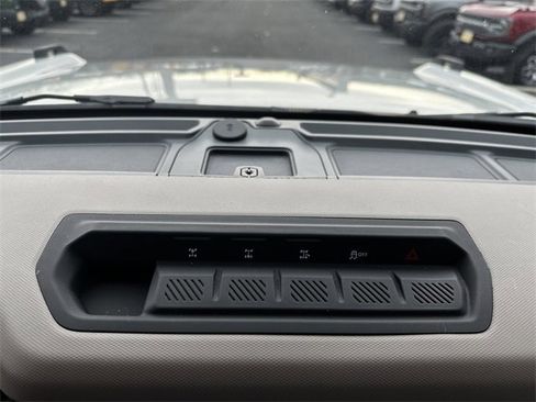 Certified 2024 Ford Bronco Big Bend w/ Sasquatch Package image 25