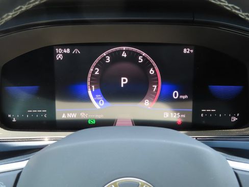 Used 2023 Volkswagen Taos SE w/ Panoramic Sunroof Package AWD/4WD image 18