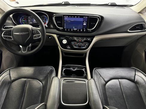 Used 2023 Chrysler Pacifica Limited FWD image 21
