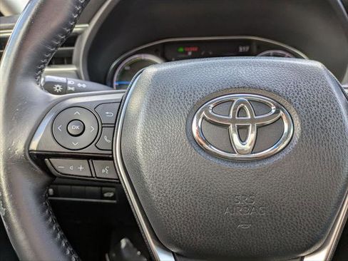 Used 2021 Toyota Venza XLE image 14