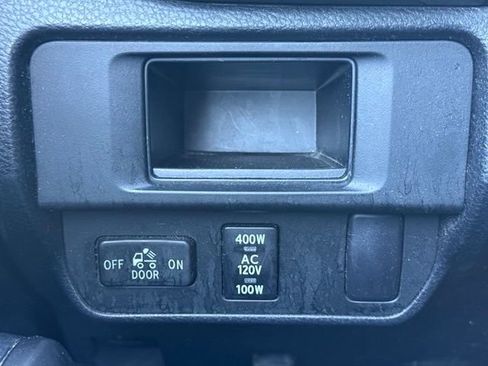Used 2016 Toyota Tacoma TRD Off-Road AWD/4WD image 21