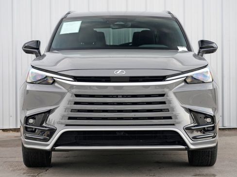 Used 2024 Lexus TX 500h AWD w/ Technology Package image 5