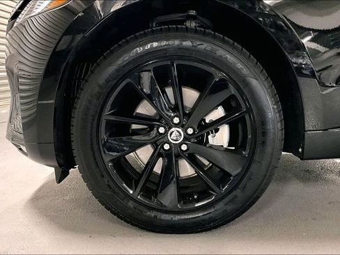 Certified 2025 Jaguar F-PACE R-Dynamic S image 8