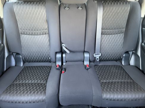 Used 2020 Nissan Rogue SV AWD/4WD image 16