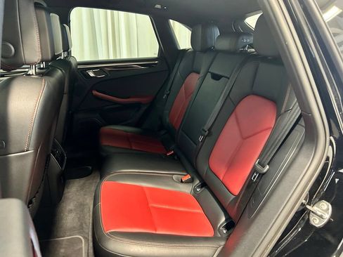 Used 2021 Porsche Macan AWD/4WD image 23