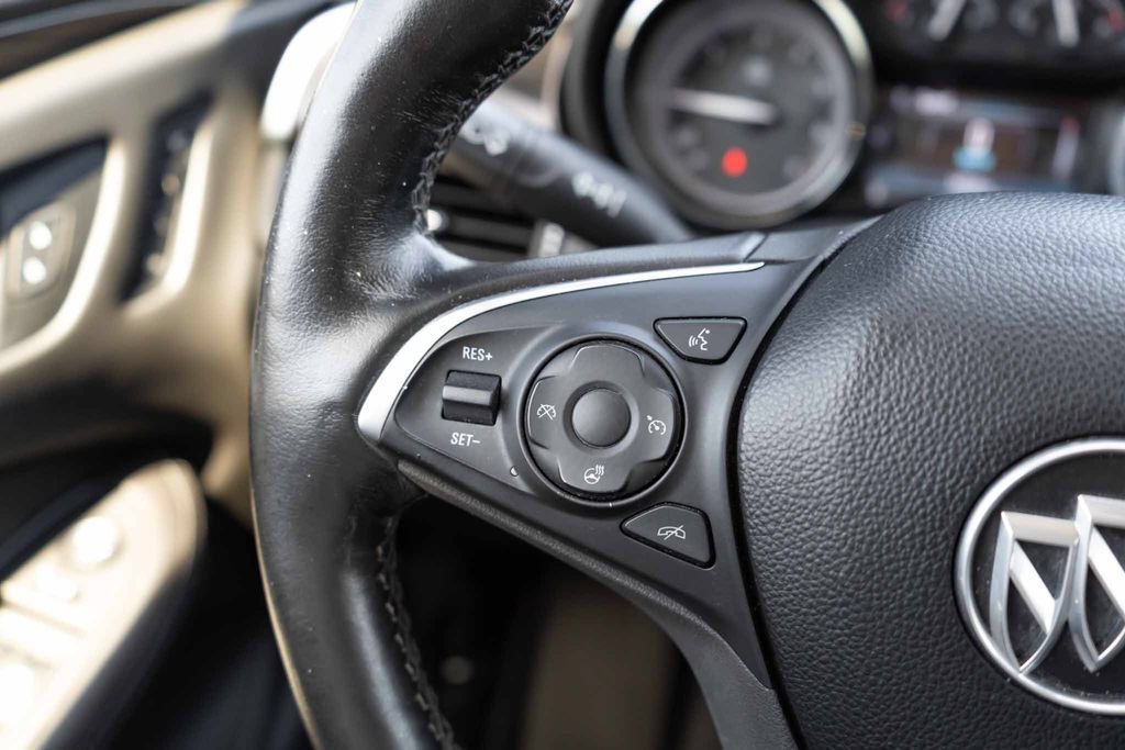 Used 2019 Buick Envision Essence FWD image 23