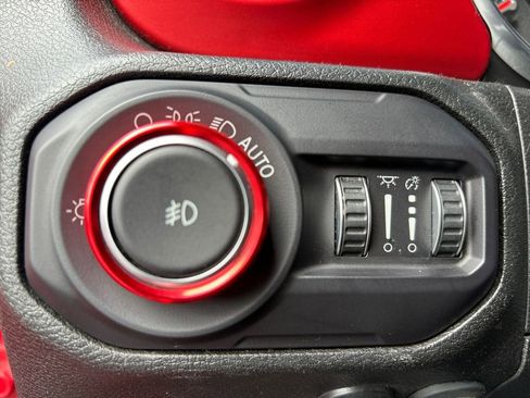 Used 2018 Jeep Wrangler Unlimited Rubicon image 4