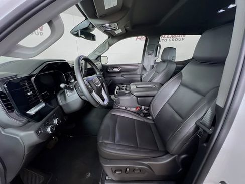Used 2026 GMC Sierra 1500 SLT AWD/4WD image 10