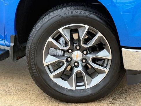 Used 2025 Chevrolet Silverado 1500 LT w/ Texas Edition Plus RWD image 2