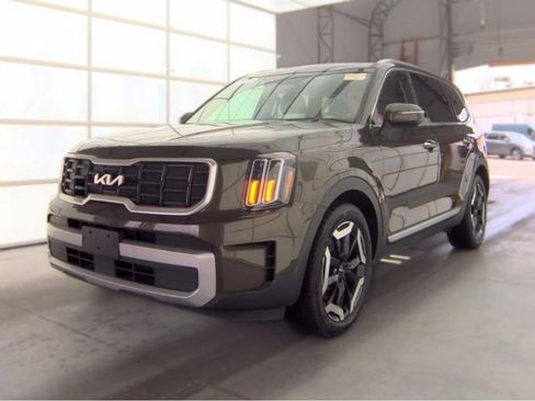 Used 2024 Kia Telluride S w/ S Sunroof Package AWD/4WD image 2