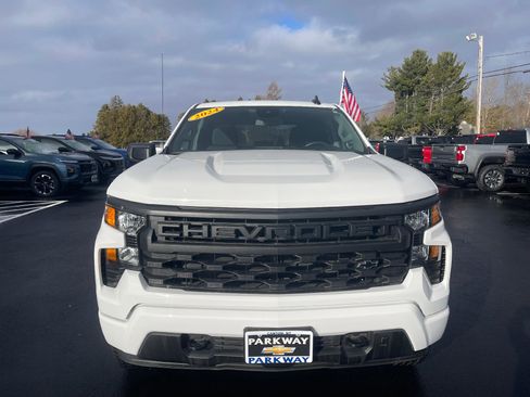 Used 2024 Chevrolet Silverado 1500 Custom image 2