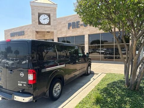 Used 2015 Nissan NV 3500 SL w/ Technology Package RWD image 3