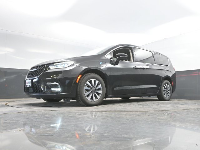 Used 2024 Chrysler Pacifica Limited FWD image 47