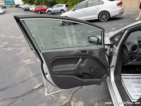 Used 2014 Ford Fiesta S FWD image 6
