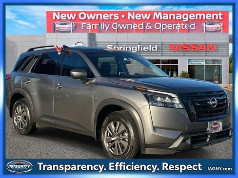 Certified 2024 Nissan Pathfinder SV w/ Black Appearance Package image 1