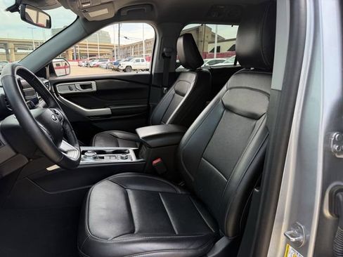 Used 2023 Ford Explorer Limited AWD/4WD image 27