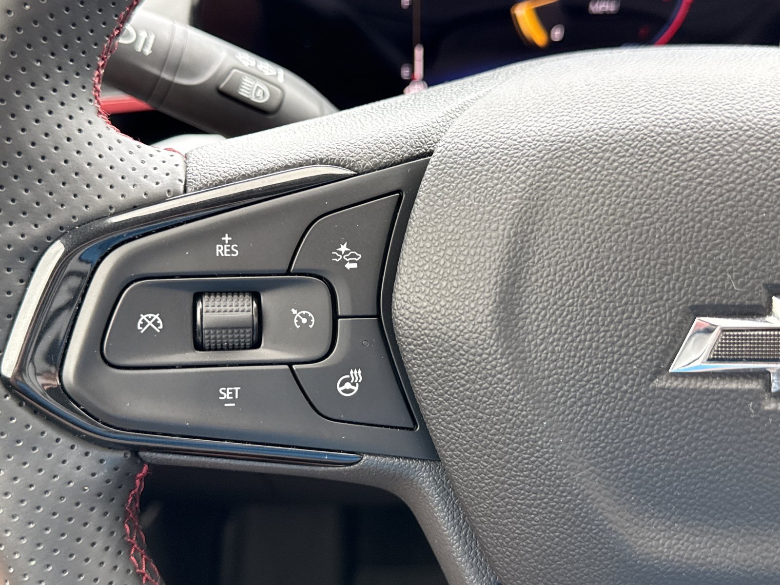 Used 2026 Chevrolet Trax RS w/ Sunroof Package FWD image 15