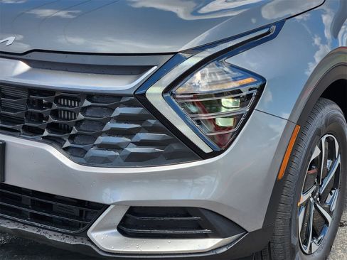 New 2025 Kia Sportage LX image 7