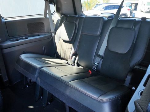 Used 2019 Dodge Grand Caravan SXT image 15