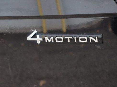 Used 2023 Volkswagen Tiguan SEL R-Line image 17