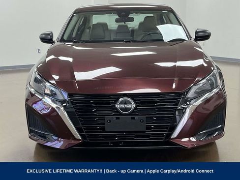Used 2024 Nissan Altima 2.5 SV FWD image 2