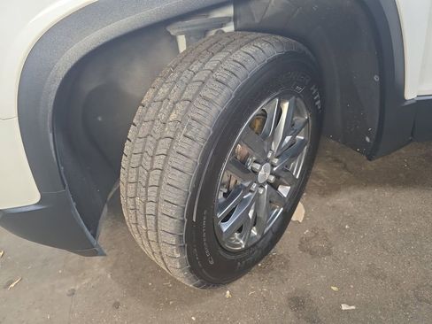 Used 2017 GMC Acadia SLT FWD image 31