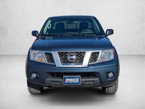 Used 2021 Nissan Frontier SV image 3