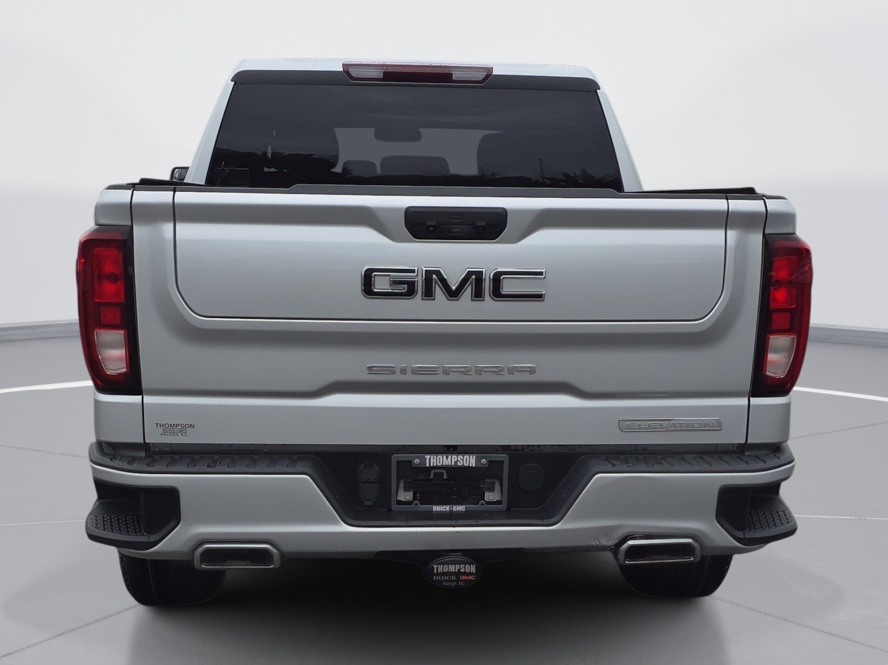 Used 2022 GMC Sierra 1500 Elevation w/ X31 Off-Road Package AWD/4WD image 4