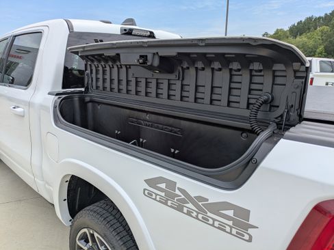 New 2025 RAM 1500 Limited image 10